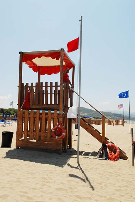L'Hotel La Sorgente dista soli 250 mt dal mare.